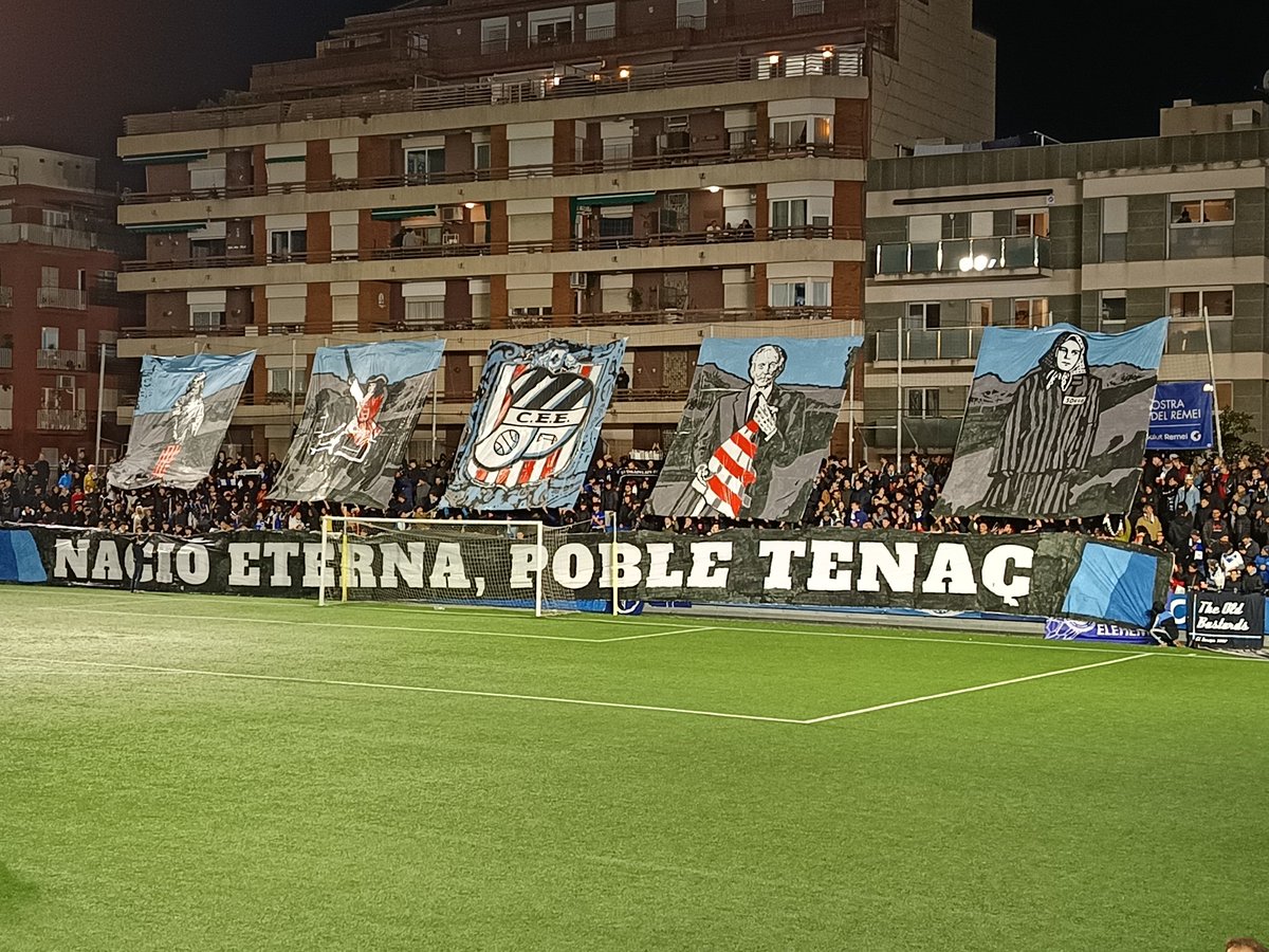 Un día más en la oficina para la afición del <a href="/CEEuropa/">Club Esportiu Europa</a> 

El mejor ambiente de fútbol lo tenemos esta noche en el Nou Sardenya.

📸<a href="/Traperinho/">Ignasi Trapero 🎗️🇵🇸</a>