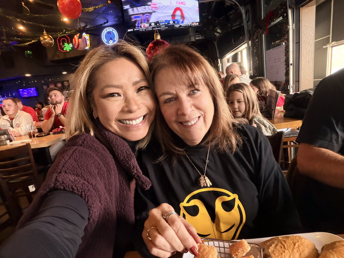 asianposh2022's tweet photo. What a wonderful group we have here @Menace2Sports ! The ones at Yogis and the ones on @rumblevideo &amp; @X !!! photo dump: (1) @justinalauren @pat_khill8 @LynnBruce13 (gold pants) @ClareCahill9 🅾️🙌🙏🅾️ https://t.co/HsULRbjoXk