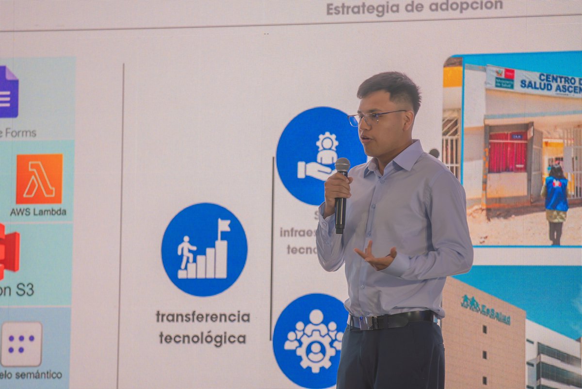 Pronabec's tweet image. Los beneficiarios formaron parte del Samsung Innovation Campus (SIC), una iniciativa global que impulsa el desarrollo de habilidades tecnológicas avanzadas.

#PronabecSíTransformaVidas (2/7) 🧵