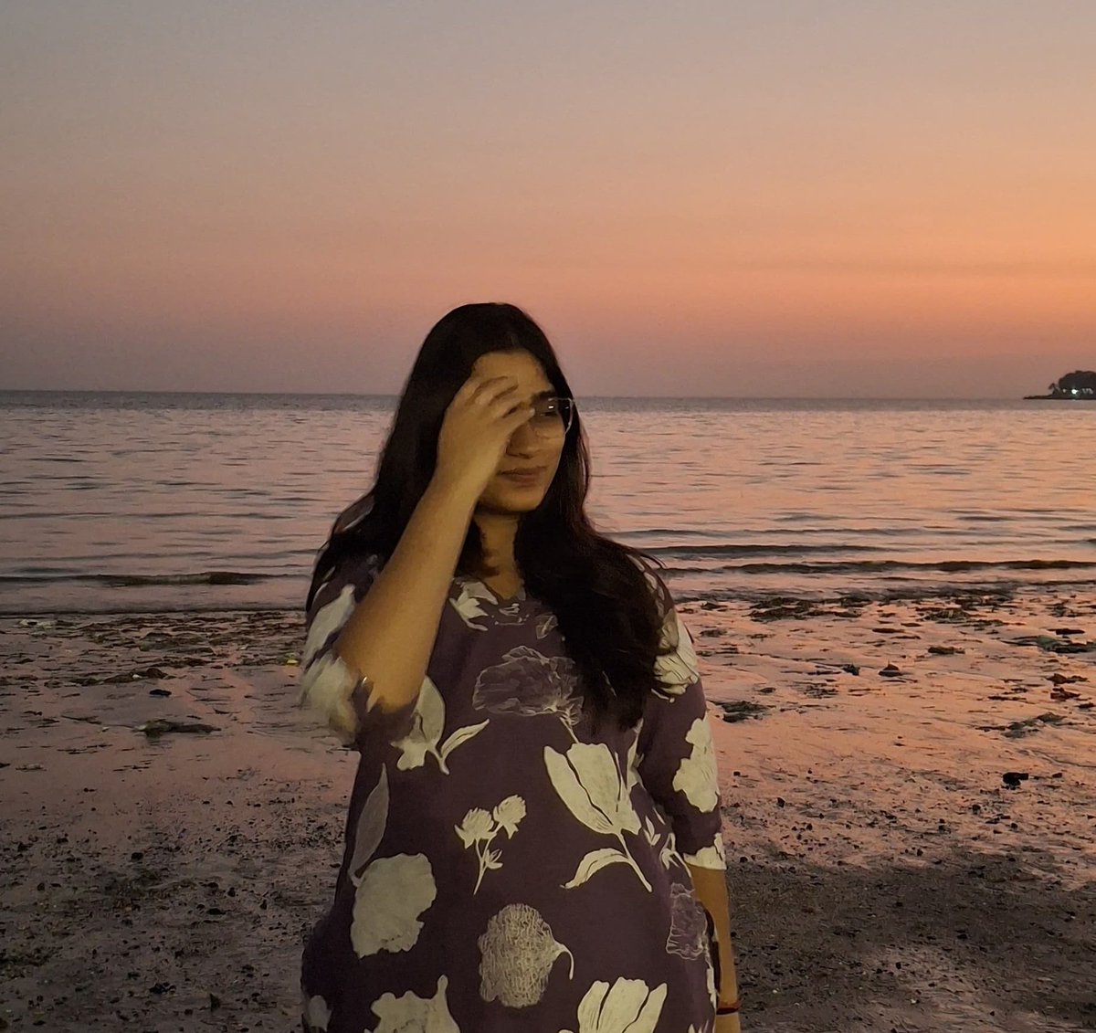 Kritriestocode's tweet photo. Juggled between freelance, moments with friends as the year winds down, and end-sem pressure.
Something feels heavy 😮‍💨
Cheers to moving ahead got my first onboarding mail today.
Inner me is happy, anxious, sad… all at once ✨
PS: Opening a few freelance slots this month. https://t.co/3DIzuoamCu