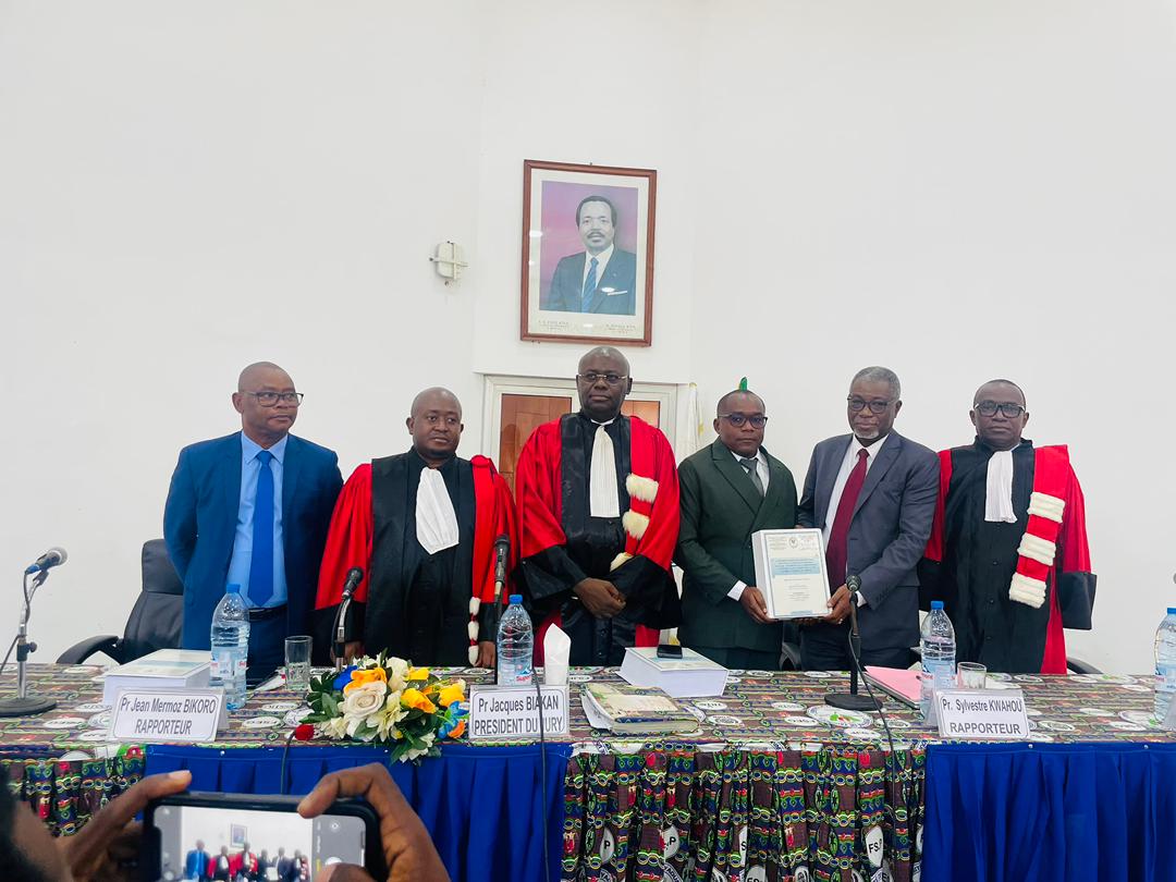 hancenzo's tweet image. C&apos;est avec beaucoup d&apos;humilité que nous avons soutenu notre thèse de doctorat dont le thème est : La réforme du droit des marchés publics dans les États africains d&apos;expression française : Recherche sur la performance à partir des cas du Cameroun, côte d&apos;ivoire, Gabon et Sénégal.