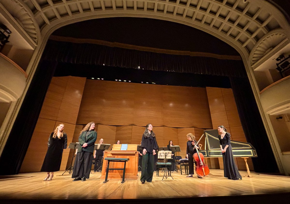 Pedro_Ce_Jota's tweet image. #EcceMulier. Bellísimas recuperaciones musicales del Monasterio de Santa Clara gracias al @ICCMU en el #EspacioTurina. Obras de #BlascodeNebra, #Montero y #Arquimbau en impecables interpretaciones. Tesoros ocultos que brillaron de nuevo.🌟