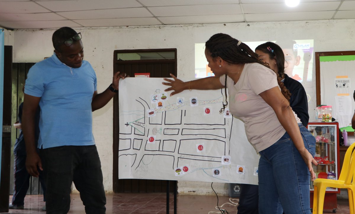 FundacionPlan's tweet image. Con este proyecto que es posible gracias a @PlanNederland  impulsamos espacios donde la voz de cada participante cuenta, se reflexiona en colectivo y se tomen decisiones que protejan su territorio y su futuro sostenible. 🌎💛