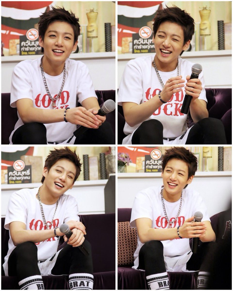 PERSIANJK1's tweet image. جونگکوک، 12 سال پیش، برنامه‌ &quot;Kanpak&quot;در تایلند

فقط با نگاه کردن به عکس‌ها می‌تونی صدای خنده‌های کیوت و شیرینش رو بشنوی 💞

#JungKook #정국