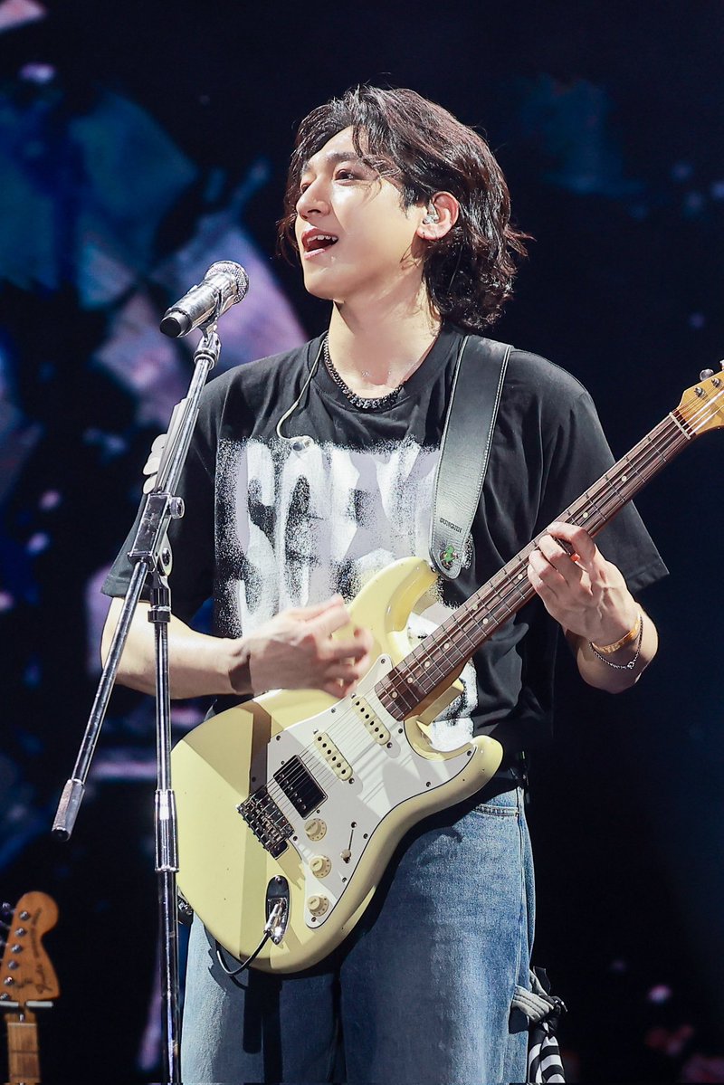 monstraykidsix's tweet image. Fineshyt