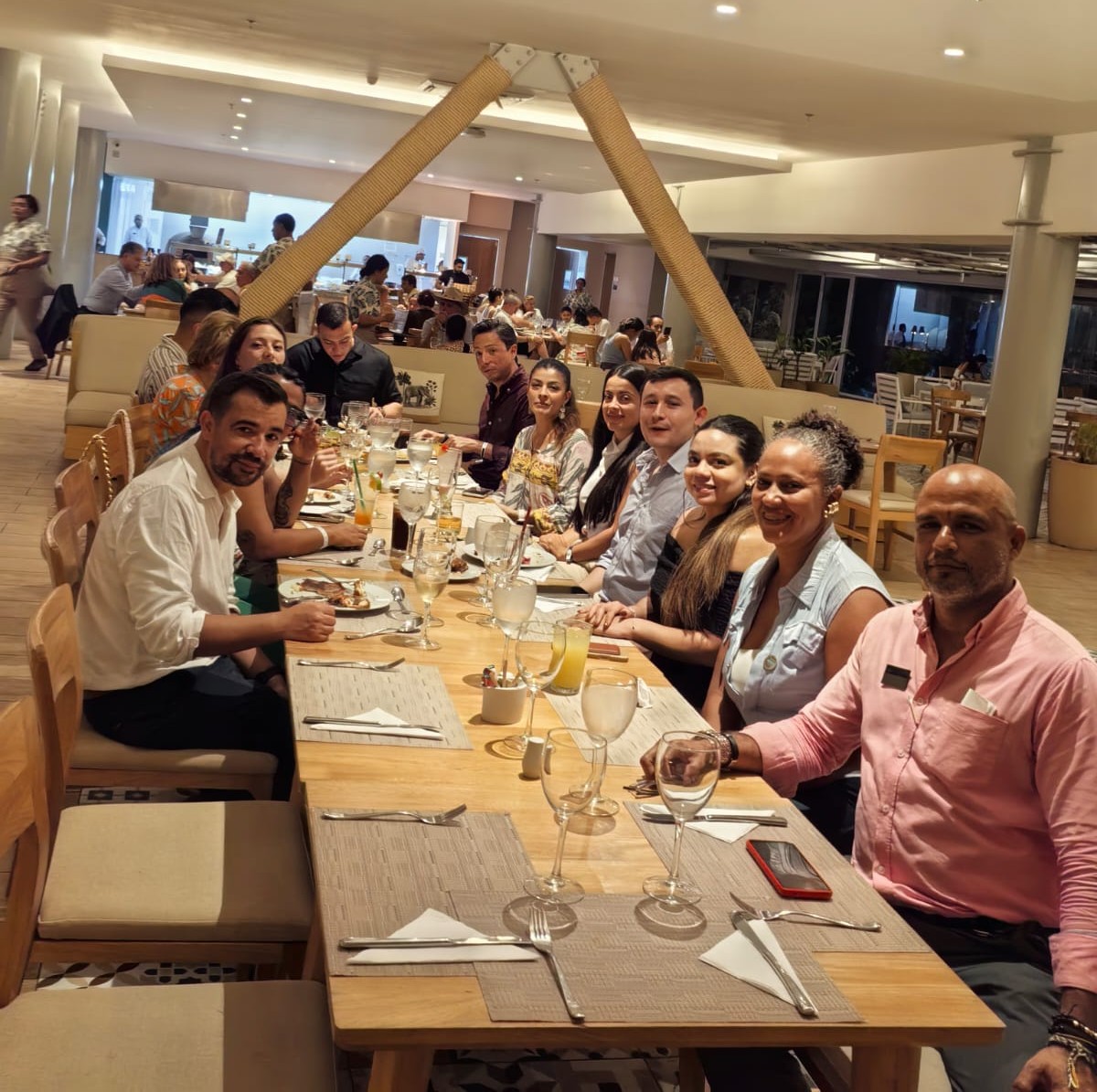 ➡️Nuestro Capítulo #ANATOSanAndrés y el Hotel Grand Sirenis, ofrecieron una cena de bienvenida al equipo del <a href="/MincomercioCo/">MinComercio Colombia</a> y <a href="/fonturcol/">Fontur Colombia</a>, encabezado por el Juan Sebastián Sánchez, Director de Análisis Sectorial y Promoción (e), quienes estarán este fin de semana en la isla, en el
