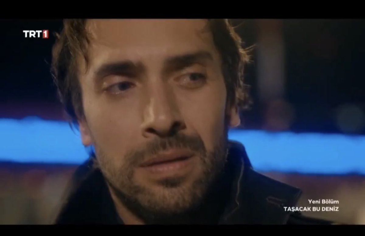 "+Esme'nin sana ihtiyacı var, acısını paylaş. 
  - Kız ne acısı? 
  +Yirmi yıl önce, toprağa gömdüğü sırrın acısı. İkinizin kızı... Esme'nin toprağa gördüğü sır, Aleyna..
 - Aleyna, ikimizin kızı mı?" 

#EsDil #TaşacakBuDeniz