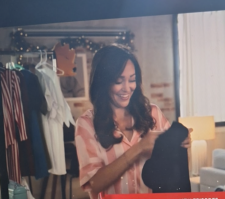 TerryNicholetti's tweet photo. #WeMetinDecember
@niallmatter @autumnreeser @hallmarkchannel
Dave and Annie's one night of connection affected them even before they found one another again. Dave allowed his feelings to take some space; Annie followed her dream of designing clothing; both getting ready for love! https://t.co/rbJbUTILu2