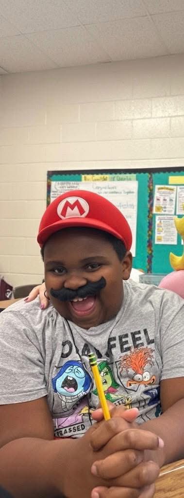 PGE_HCS's tweet image. Late Post: HCS College &amp;amp; Career Readiness Week — Day Five: College is SUPER! 🦸‍♂️🎓
Our staff and students powered up in their superhero gear and showed they’re ready to soar toward their future! #ThePGEway