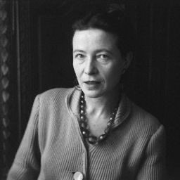 "Hay que hablar del fracaso, el escándalo, la muerte, no para despertar a la gente sino para salvarla de la desesperación.
Una desgracia que encuentra las palabras para ser dicha ya no es una exclusión radical. El lenguaje nos reintegra a la comunidad humana".

Simone de Beauvoir