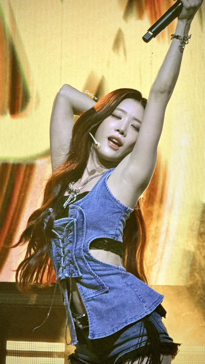 oddeyegirl92's tweet image. 365 party girl 🪩
#Grand_Club_Icarus 
#ARTMSinLA