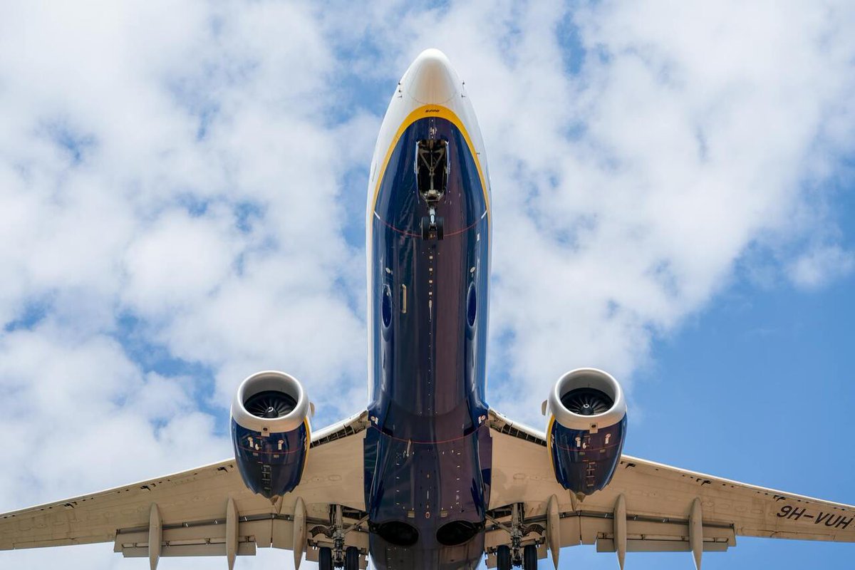 centcapglobal's tweet image. Ryanair&apos;s genius isn&apos;t just cheap flights—it&apos;s rejecting loyalty programs. Their model proves that for millions, the lowest price IS the loyalty program. A new era for travel? #Ryanair #AirlineIndustry #LoyaltyPrograms #BusinessModel #Disruption

cent.capital/news/business/…