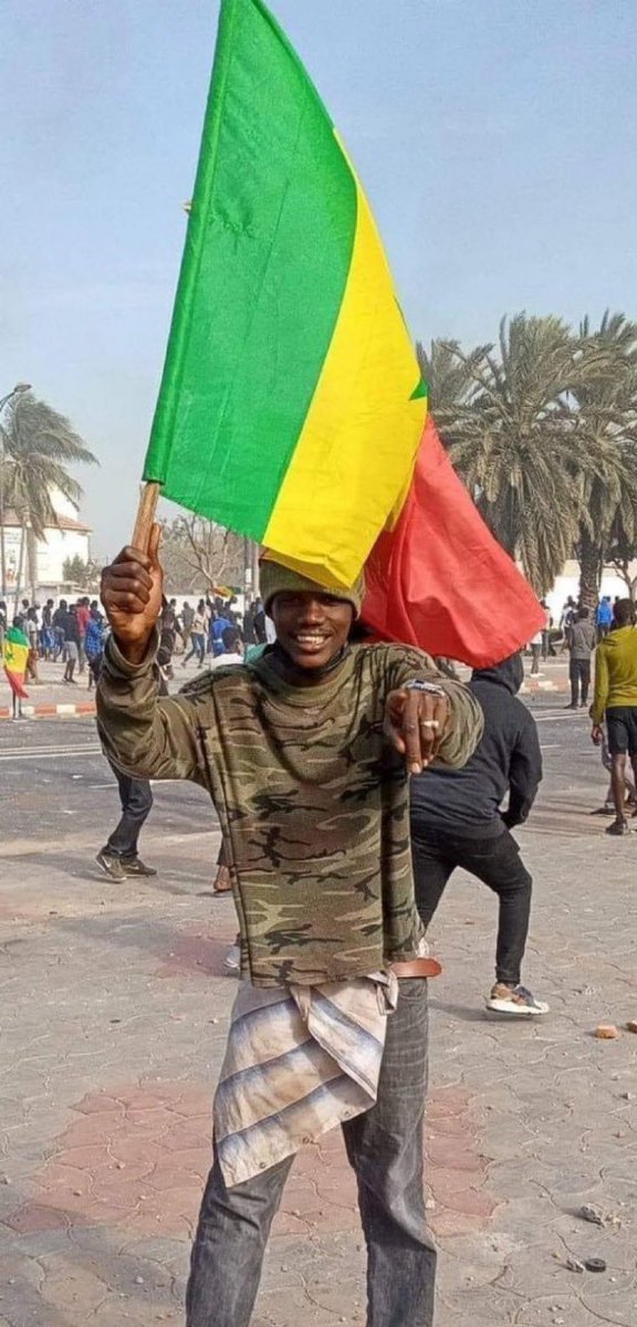 Waangrin's tweet photo. Justice pour Abdoulaye Camara dit Baba Kana !

@PR_Diomaye , il faut rendre justice à ces martyrs https://t.co/r6YfTfrCMC