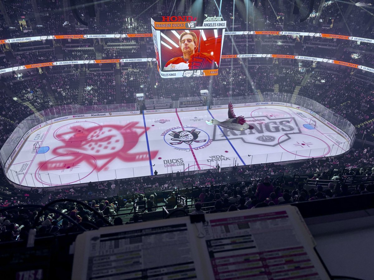 Hello from Honda Center, where the <a href="/LAKings/">LA Kings</a> meet the Anaheim Ducks for possibly the biggest Freeway Faceoff matchup in a decade.

On the air w/ <a href="/DarylEvans15/">Daryl Evans</a> for some Black Friday hockey! 

🕰️ 1pm
📻 710AM ESPN
📲 <a href="/ESPNLosAngeles/">ESPN Los Angeles</a> App