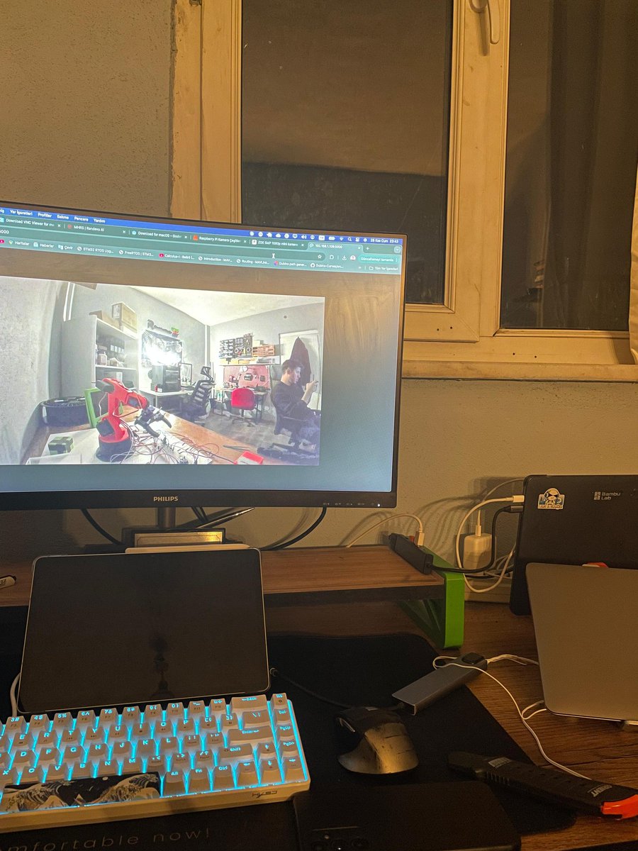 CodexRider's tweet image. Kod, metin, görsel, video okey ama artık tatmin etmiyor  ben kendi Dum-E&apos;me  geçiyorum. 
Yarım kalan MCP robot kol projeme DJI Action 3&apos;ü de ekledim.
Bakalım kendi kararlarını uygulayabilen bir robotum olacak mı? Başlıyoruz. 🔥

#AI #Robotics #OpenCV #MCP #raspberrypi