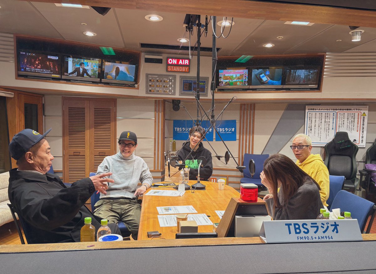 kinashinokai's tweet image. ゴルフ⛳️反省会。

缶ビールやまがっちゃん💦
ノリさんと所さんが再現

愉快なやまがっちゃんです💛

#木梨の会