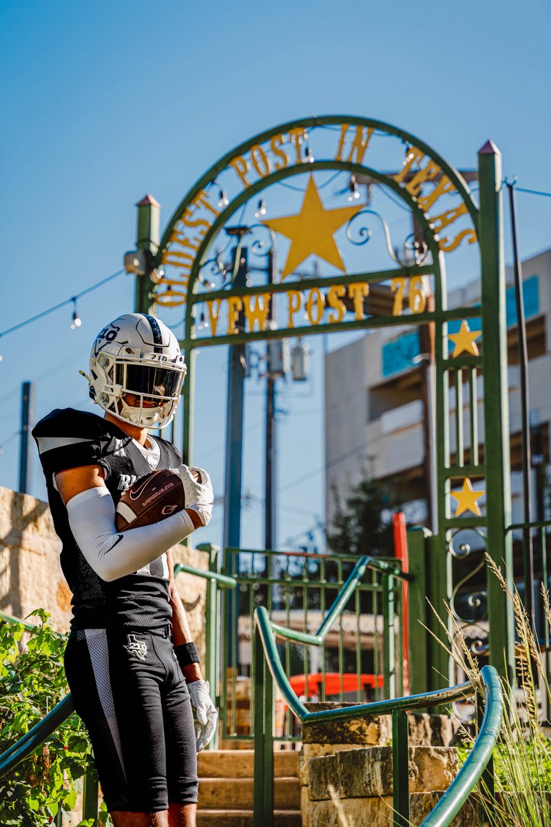 UTSAFTBL's tweet image. Black Friday 🐦‍⬛

#210TriangleOfToughness | #210wned