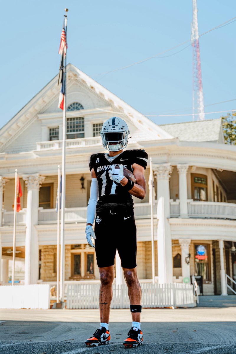 UTSAFTBL's tweet image. Black Friday 🐦‍⬛

#210TriangleOfToughness | #210wned