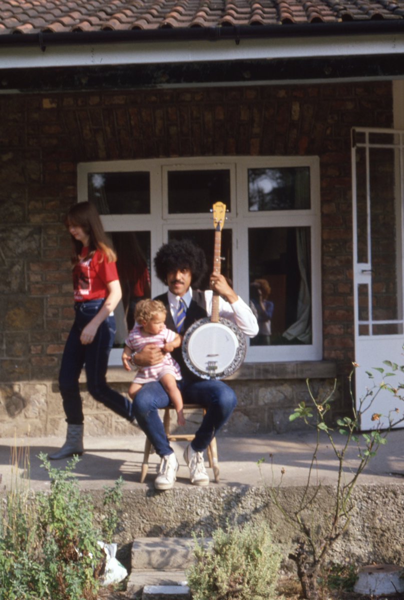 jimfitzpatrick's tweet image. Hey Lizzy fans !

Found another cache of very old unpublished Lizzy photos, including a strip of 35 mm film of my own photos of Philip, Caroline and the family, Sarah and baby Cathleen, in the garden of the family home, Glencorr, in Sutton, Ireland.
#PhilipLynott #JimFitzpatrick