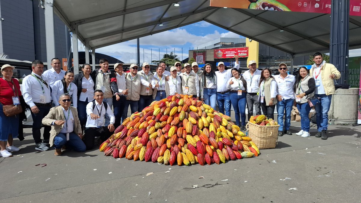 #Chocoshow2025 ¡Es hoy es hoy! 🎉¡El equipo Chocoshow está listo para recibir a todos los visitantes en el fin de semana más dulce del año!. 👏🍫Ven a Chocoshow para que descubras todo lo del mundo del cacao.