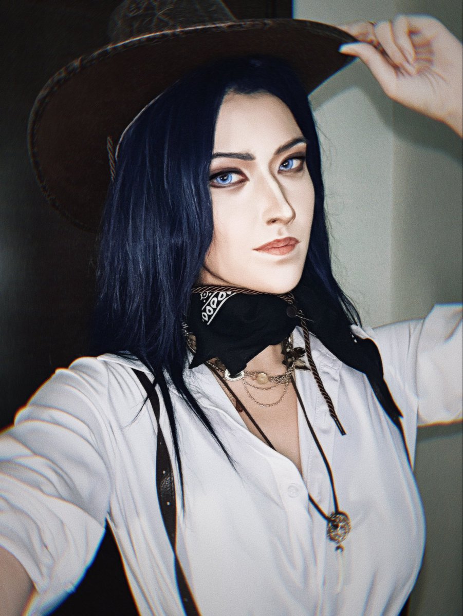 hedl1n's tweet photo. drop some photos that haven't been posted here😼
and we have new S1 caitlyn cosplay next month I'm so excited😭😭😭 https://t.co/A9fMHUrBvY