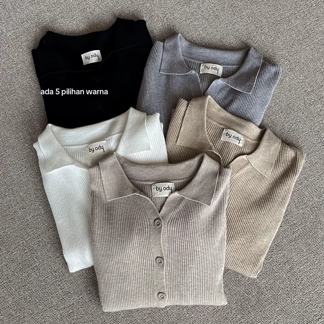 sagitarose12's tweet photo. nemu beberapa outfit yang vibes-nya tuh lembut, adem, dan warna² gak nyelekit mata, pokoknya cewe aesthetic Introvert Approved. 🧸🌿 https://t.co/AfSyP604eZ