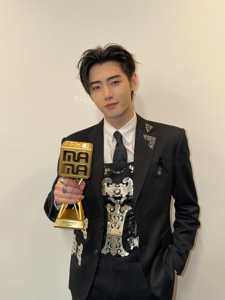 hoonstzr's tweet image. foi tao especial que ate em posição diferente ele postou foto