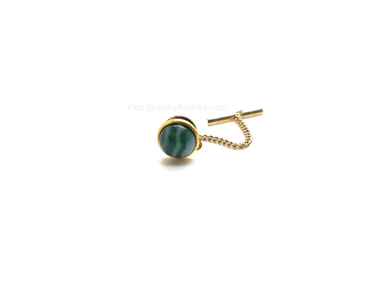 DesignsbyAudrey's tweet photo. This stylish Green Striped Agate Tie Tac by #DesignedbyAudrey is a stunning #handmade piece—bold yet refined, with just the right touch of flair.  Green men's tie accessory  https://t.co/xLWURZmyqa via @Etsy  #mensaccessory #tietack #EtsyShop https://t.co/FEqkCmKaUL