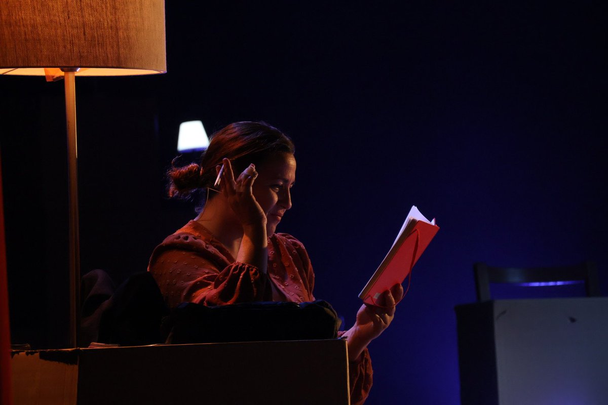 📸 "Lo más hermoso todavía" la pieza que cierra la maravillosa trilogía creada por Alquibla Teatro nos adentra hoy en esta obra íntima y poderosa en el #AuditorioMargaritaLozano

#CulturaLorca