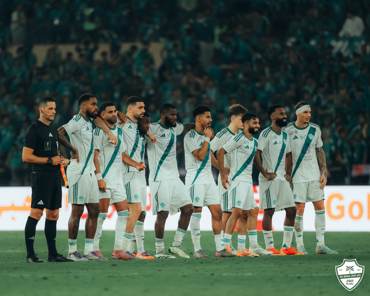 ما يغلبوك الناصر الله ما يغلبوك 🔥💪

#الاهلي_القادسية 
#أغلى_الكؤوس