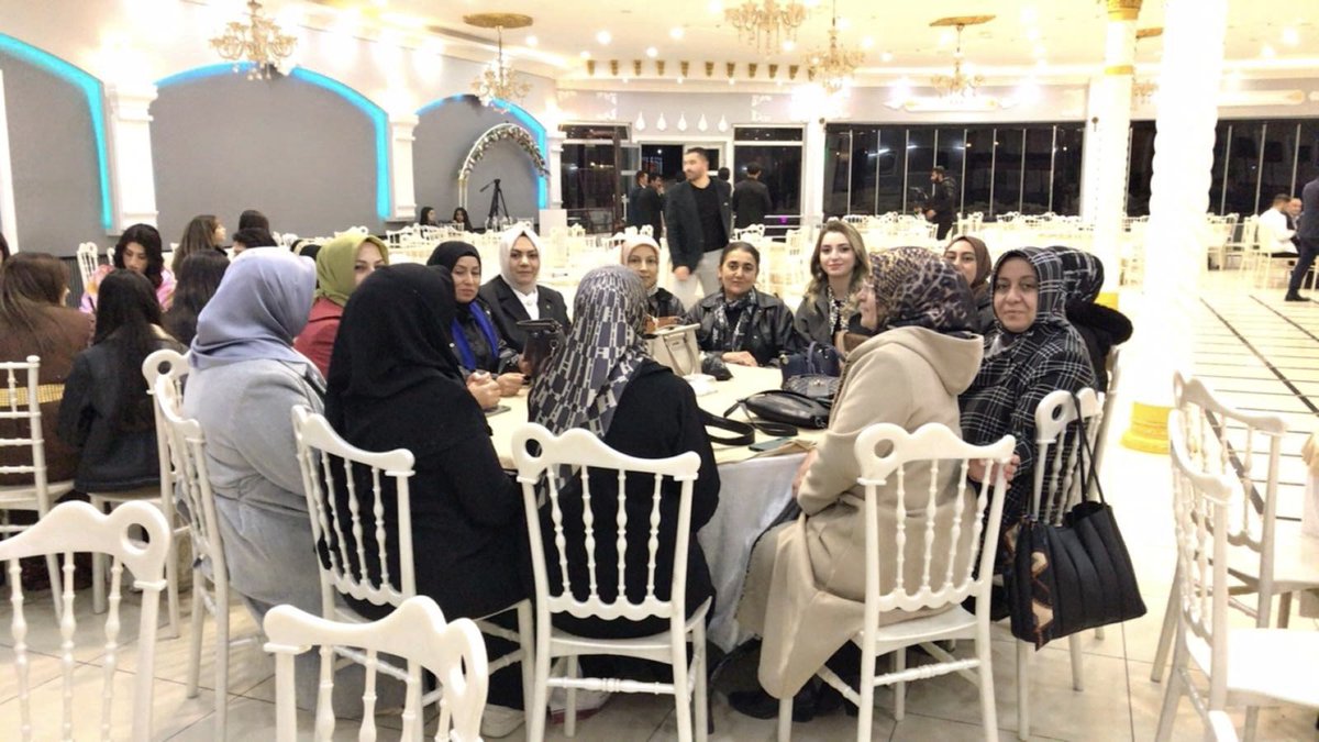 akkadinvann's tweet photo. Siyasi ve Hukuki İşler Başkanımız @sibel65ayd,Yönetim Kurulu Üyelerimiz ile; Genel Merkez Kadın Kolları MKYK Üyemiz ve İl Koordinatörümüz @MunevverErtus’un kıymetli kardeşleri #ERDAL &amp; #ROJİN çiftimizin nişan törenine katılım sağladık.
Çiftimize iki cihan saadeti diliyoruz. https://t.co/DrcwywbHWE