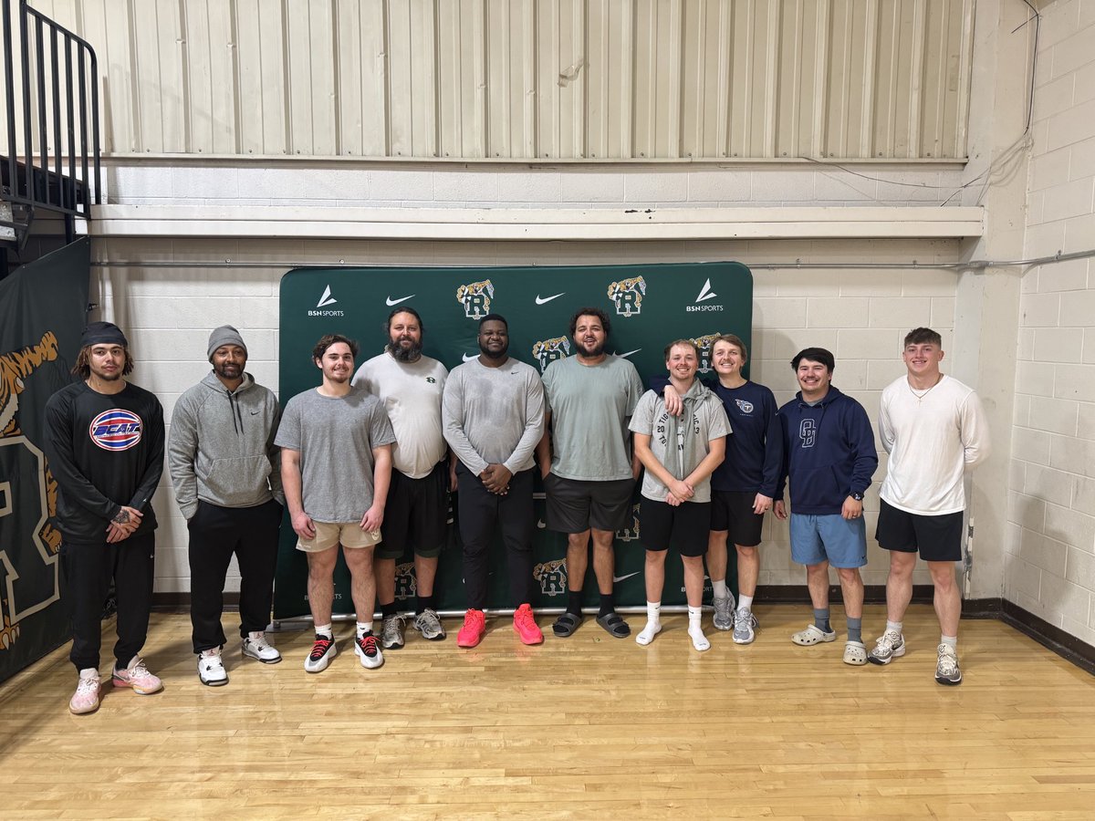 coachk2345's tweet photo. Old heads that attended practice today minus Michael Gilmore &amp; Kenny Johnson who cut out before the picture was taken. Always good to see the ones who built the program up. #Truth #Team111 https://t.co/r1yRALgiVz