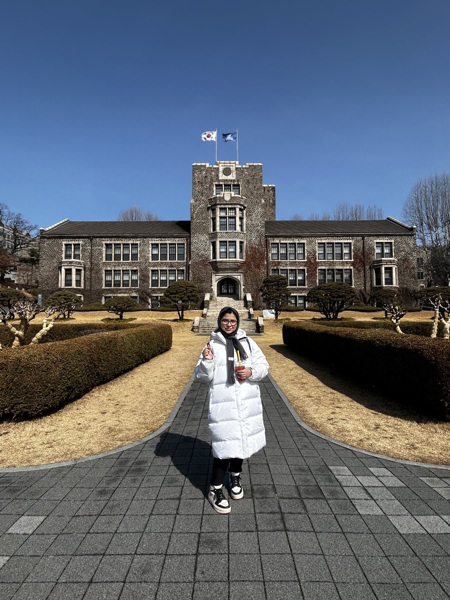 EnlaceUCSD's tweet photo. Congratulations  Elisa!  Studying Korean at Yonsei University is going to open many  career opportunities for you.  Have fun in Korea! https://t.co/csneff27k3