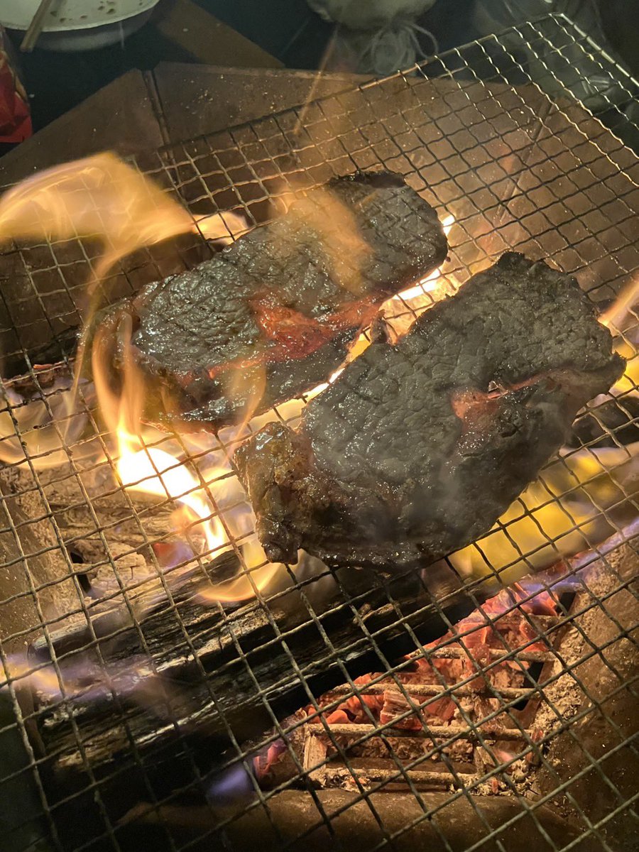 everfreeEthical's tweet photo. 代表の梶清です。

今日は #いい肉の日 🥩
僕は肉が好きなのですが、特にキャンプで食べる肉は格別に美味しい！
こうして美味しいものを食べられることに感謝しながら、今日も仕事します😊

#梶清智志
#合同会社everfree
#バーベキュー https://t.co/vkUo1jD4RO