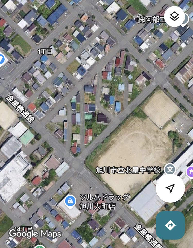 hokkaido_cm_bot's tweet image. 旭川の住吉の斜め区画についてもいつか調査してれないかな。「列車住宅の名残り」とか「何となくこうなった」とか諸説あるらしいけど。
