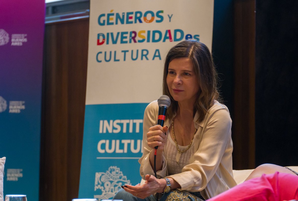 Junto a <a href="/LuciaPortos/">Lu Portos</a>, participamos de la presentación del “Cuadernillo de sensibilización sobre la diversidad corporal en el ámbito de la comunicación, la publicidad y el marketing”, realizado de manera conjunta entre <a href="/CulturaPBA/">Instituto Cultural de la Provincia de Buenos Aires</a> y <a href="/MinMujeresPBA/">Ministerio de Mujeres PBA</a>.
Nos acompañaron Lux Moreno y Lau