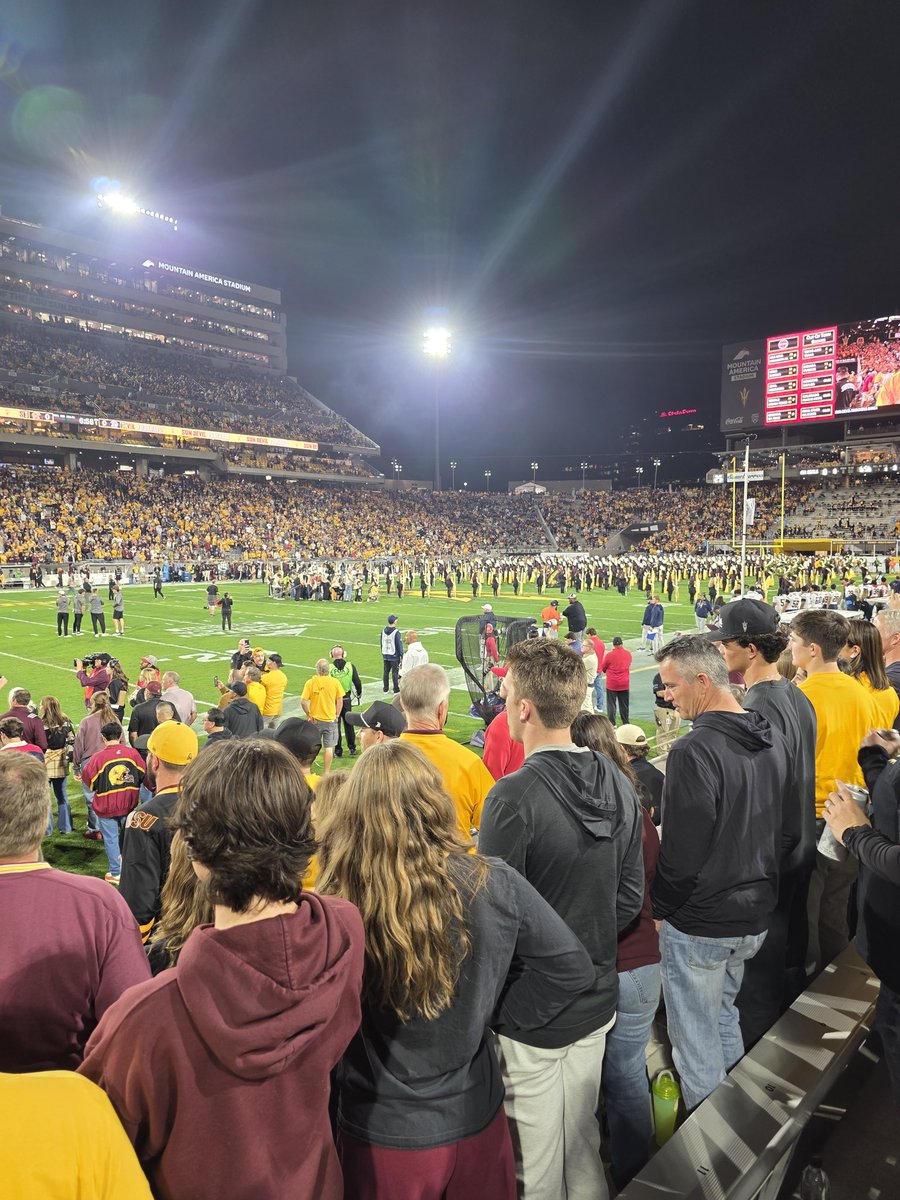 KingDudicus's tweet photo. LFG DEVILS! #forksup https://t.co/S82MgXKKPQ