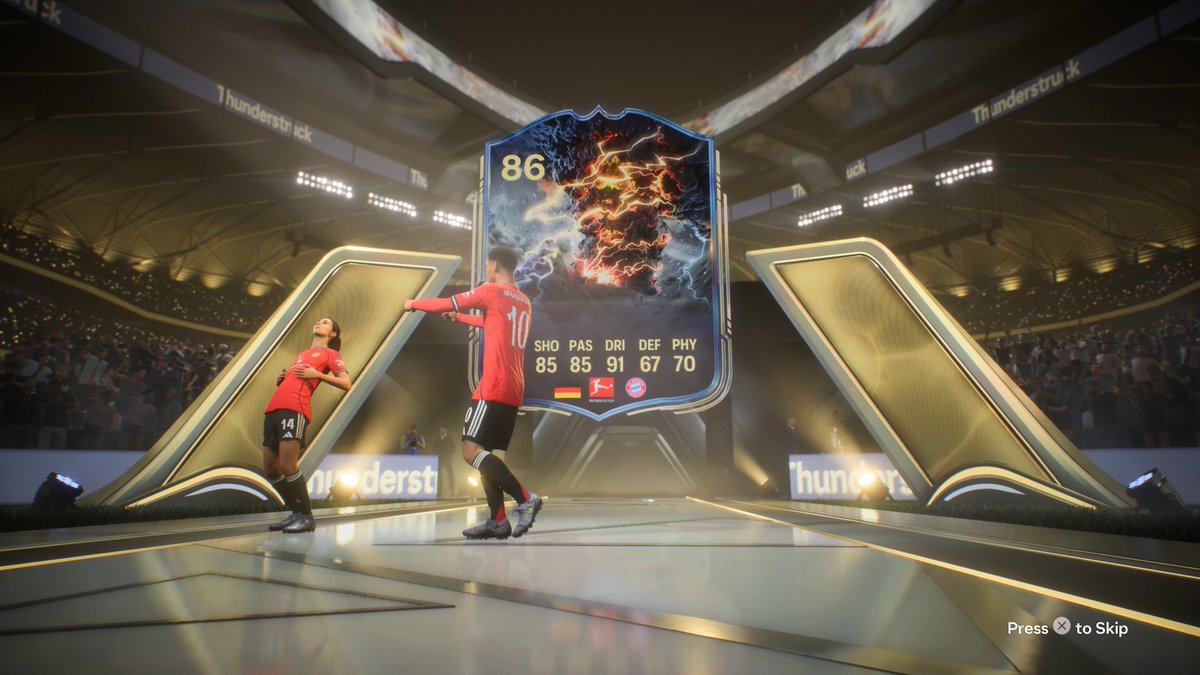 TrueKiller_'s tweet image. 15-0 🫣🚀

Its safe to say Rank 1 Rewards payed out with a tradeable 700,000 Musiala 🇩🇪 

4411(2) is still my favourite formation 🐐