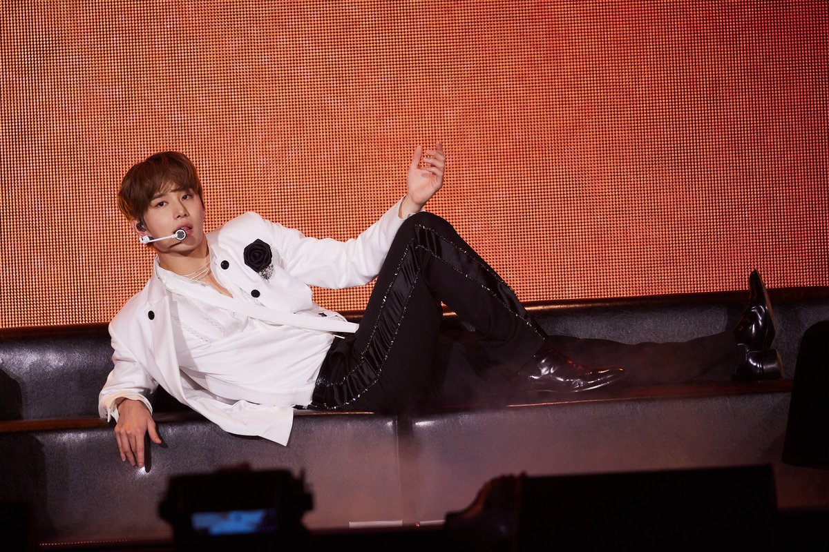 SMTOWN tweet media