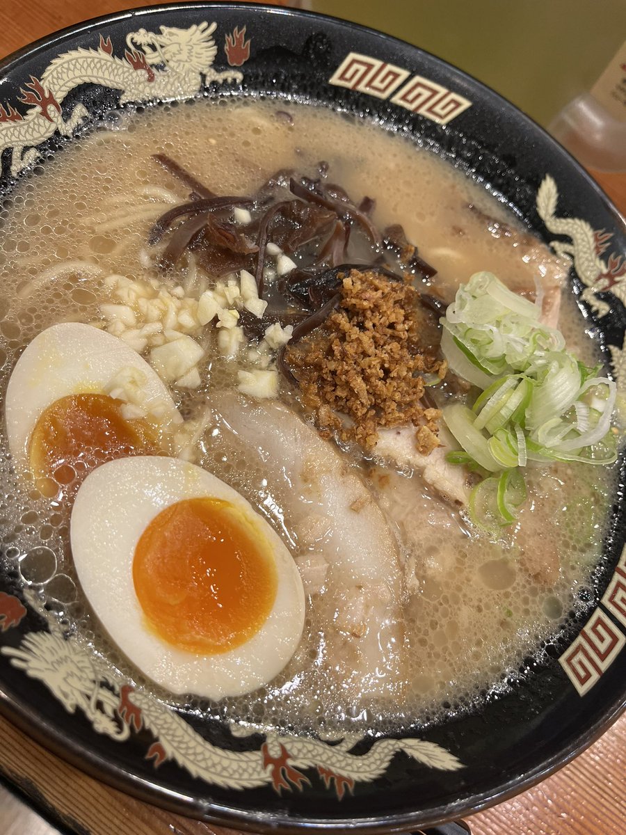 goriyan's tweet photo. 鹿児島　豚トロ天文館アーケード店
半熟卵入り豚トロラーメン大盛り！
本当にメッチャ美味しいかったです。
替え玉も頂きました。 https://t.co/GPeEQX65oQ