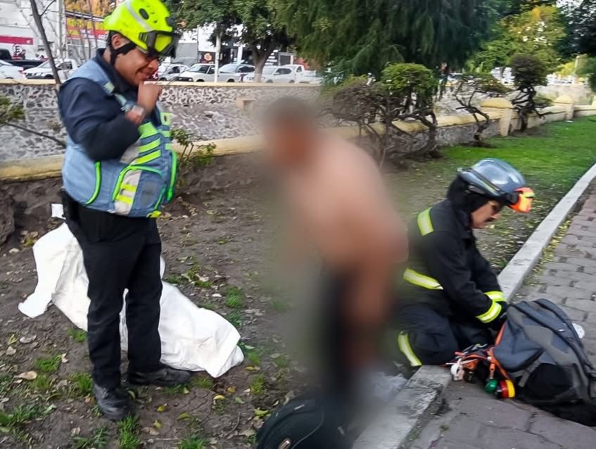 🚒🌊 Un hombre que cayó al río Querétaro, frente al Instituto Tecnológico de Querétaro (ITQ), fue rescatado por Bomberos y personal de Protección Civil; solo requirió atención médica en el lugar. 🚑💧

#Querétaro #PCQro #BomberosQro #Rescate #ITQ #RíoQuerétaro