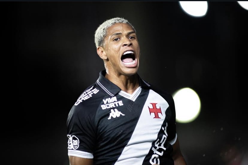 💢💪🏽 Cauan Barros foi afastado em 2024 pelo técnico Ramon Diaz com a justificativa de que “chegava com som alto nos treinamentos”. 

Hoje jogou absurdamente bem, fez gol, e mostrou ao paneleiro e seu filho que tudo que vai, volta! 

RUF RUF! 🐕

📸 | Matheus Lima (Vasco)