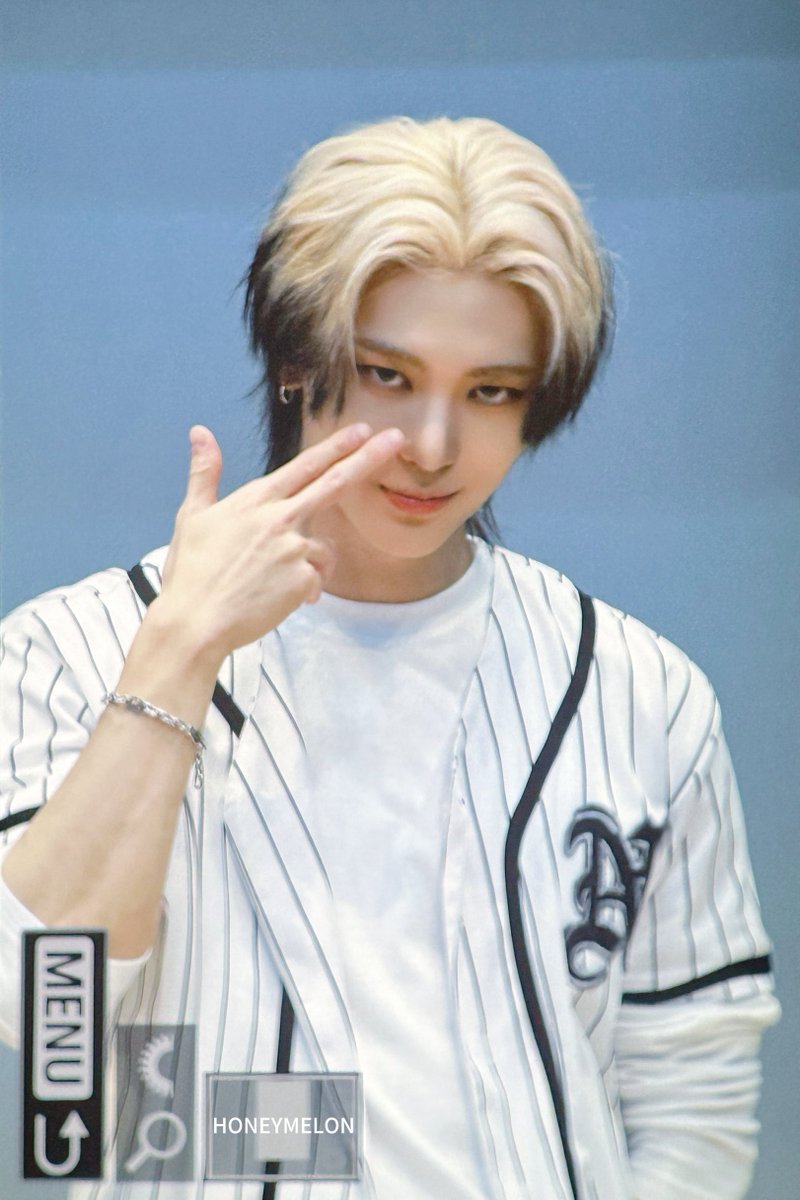 _HONEYMELON__'s tweet image. 251129 입단식

#나우즈 #NOWZ #시윤 #SIYUN