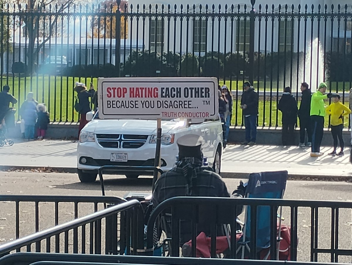 GNAW826208's tweet image. #Photography #protest #protestsigns #politicalstatement