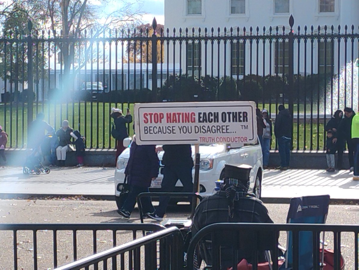 GNAW826208's tweet image. #Photography #protest #protestsigns #politicalstatement