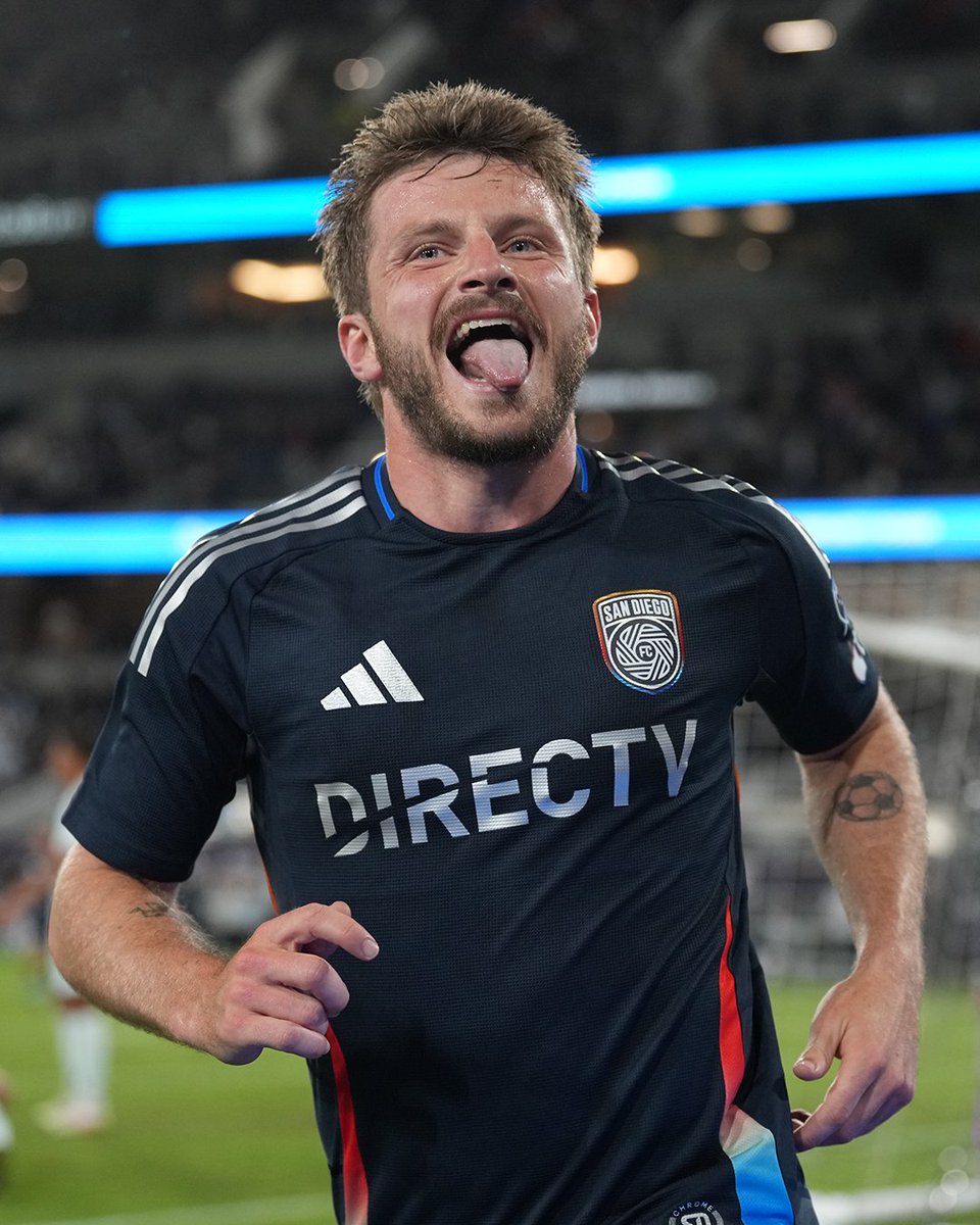 MLS's tweet image. Only one can advance to MLS Cup pres. by Audi… who’s it going to be? 🏆

@SanDiegoFC vs. @WhitecapsFC