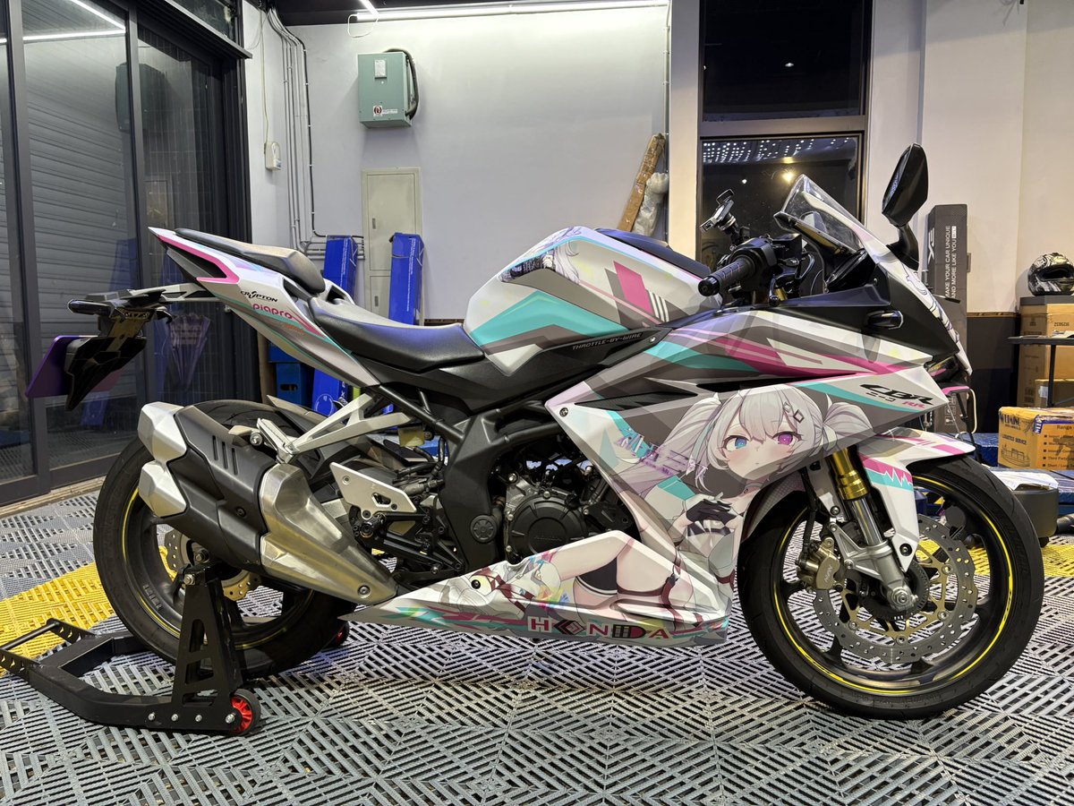 39kHz's tweet image. 我的痛車終於完成啦🥹非常感謝～

十幾年前種下的夢想種子，如今終於開花結果了😇

感謝
@cloba377 老師
@mnbvcxz3349 老師
@akina_mochi_ 老師
@nama__ss 老師（無法聯繫，在LOGO旁標上出處，希望老師平安😔
星創藝文創 阿仁老闆

沒有你們就沒有這輛美麗的車車🥰