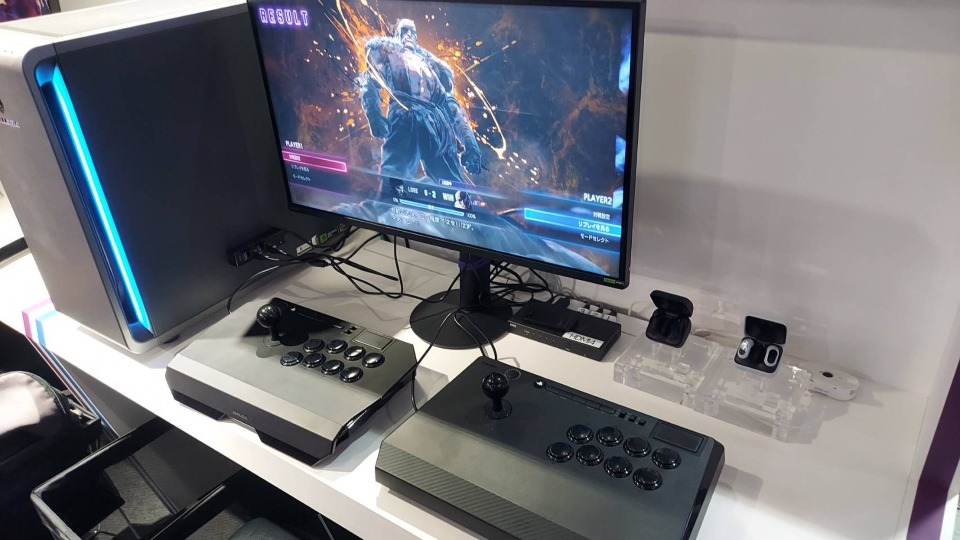 昨日の対戦会にてQanba様よりObsidian / Obsidian2 / Taitan / Drone2 / Sapphire をお貸出しいただきました✨

こちらは次回以降の対戦会でも貸出コントローラーとして、ご試遊できますので皆さま是非！
ご提供ありがとうございました☺️
<a href="/QanbaShop/">Qanba Global</a>