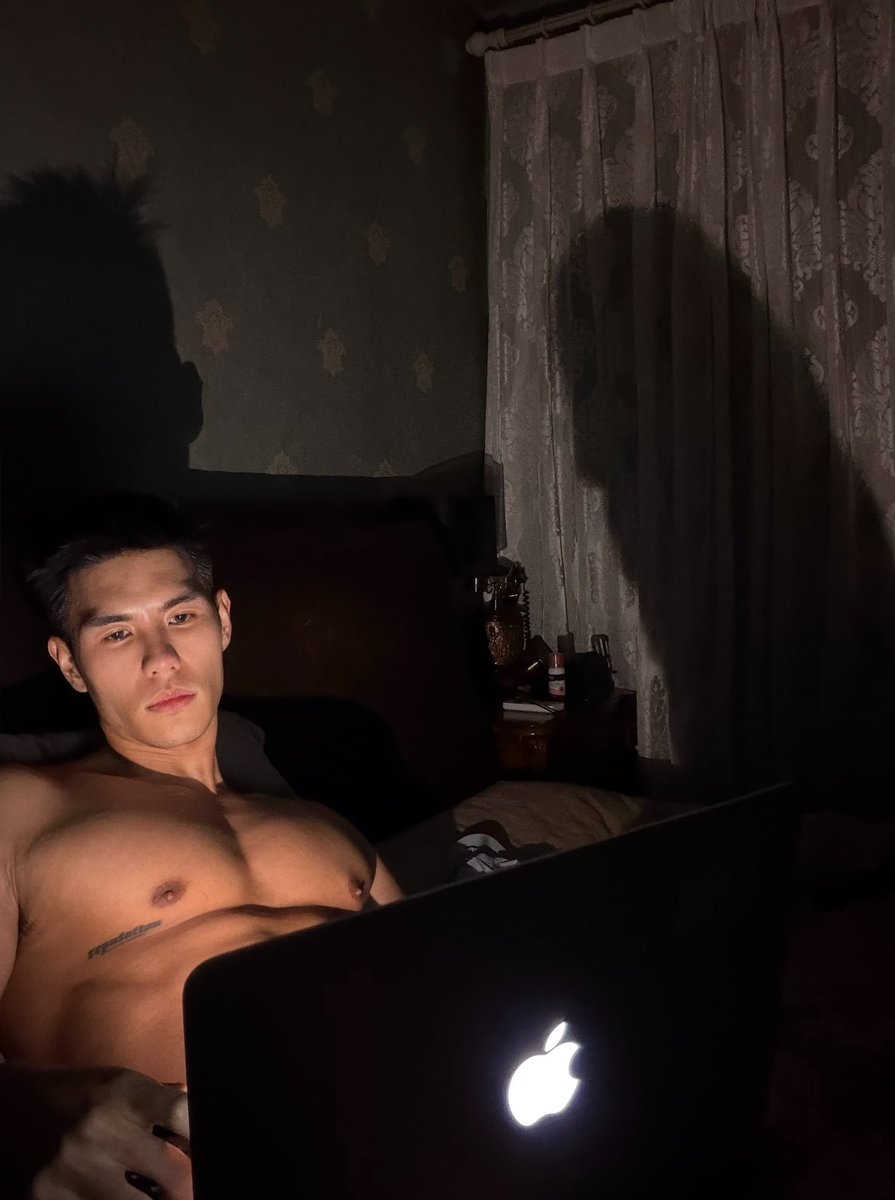 给你宇宙飞船 tweet media