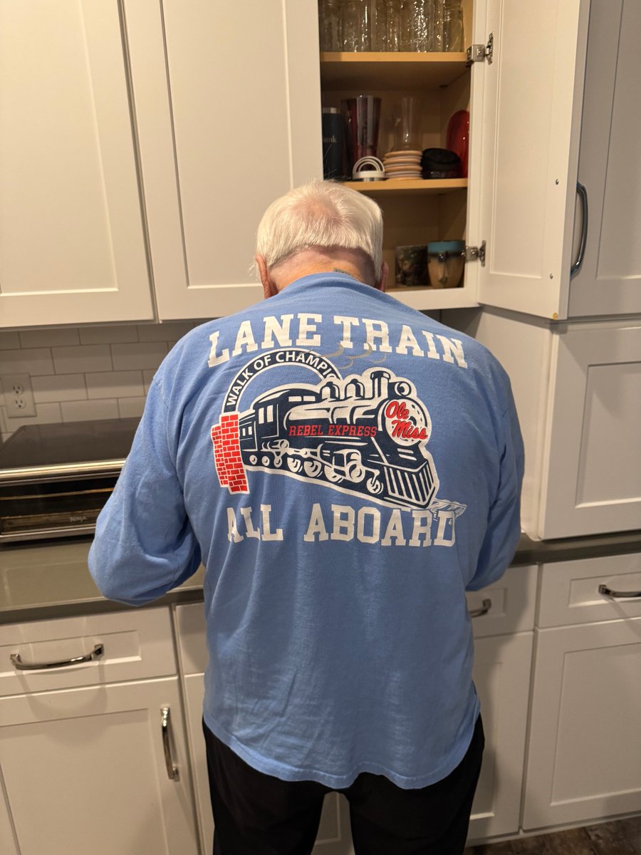 IrrefutableLife's tweet image. ⁦@Lane_Kiffin⁩ - Coach, my 89 year old dad (pictured ) &amp;amp; 84 y/o Mom along with 7 other family members were @ the Citadel game this year. My dad &amp;amp; the rest of us are hoping you stay! You have made Ole Miss a true Present Day Blue Blood!!! You can win many championships here!
